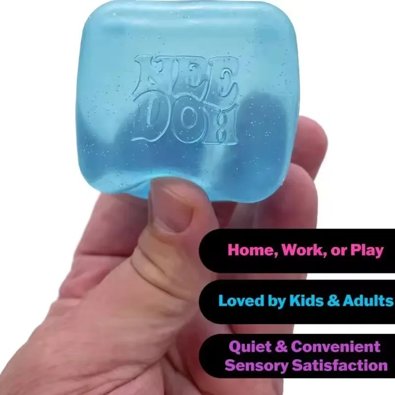 In Stock Squishy Schylling// N - Fire Starter Cube recension och pris
